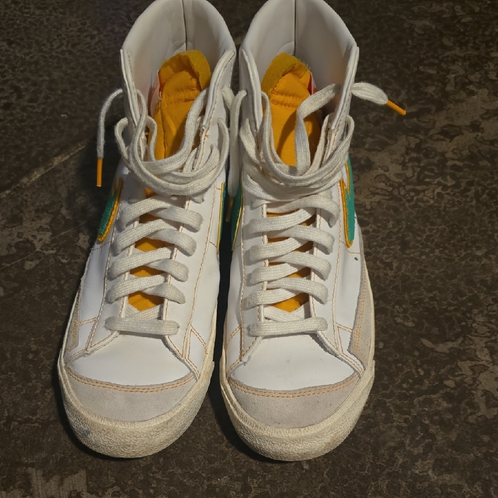 Vintage Nike White and Yellow High-Top Athletic Shoes